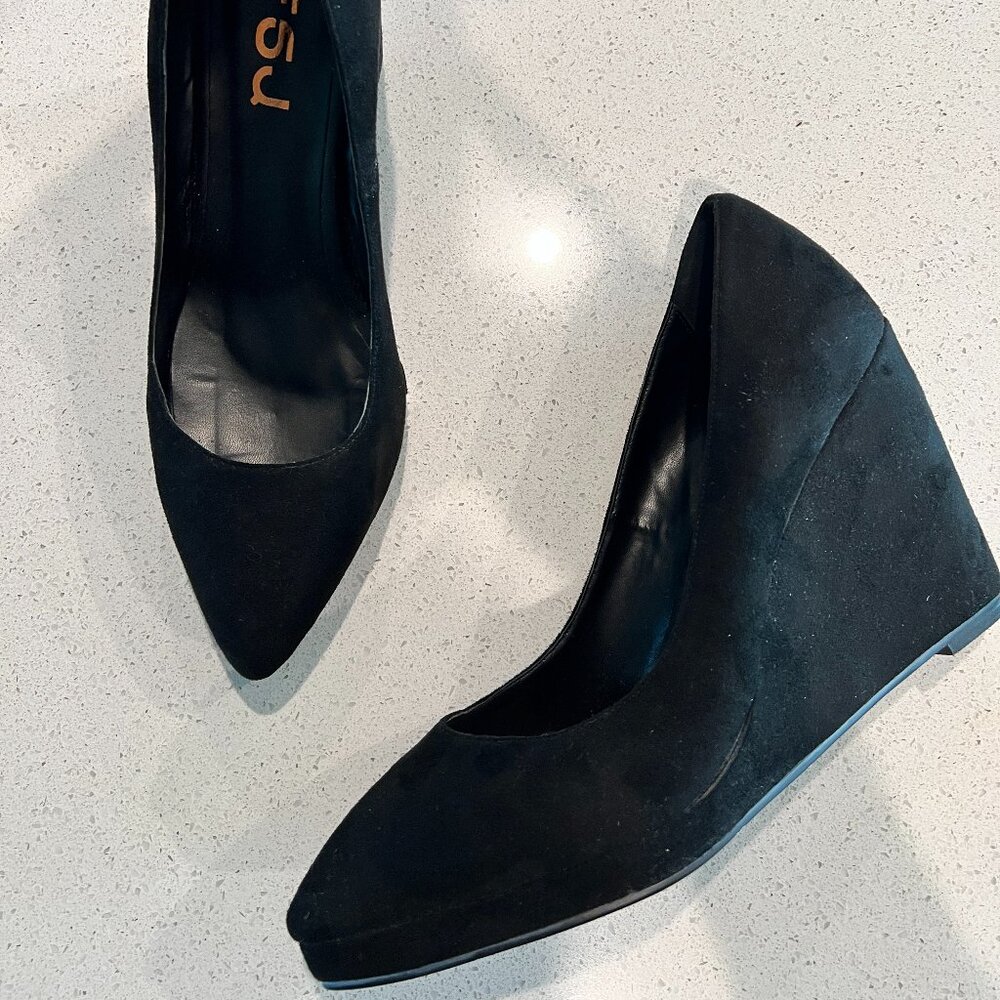 FSJ Black Suede Pointed-Toe Platform Wedges – Size 13W – 4.5” Heel (Orig. $109)